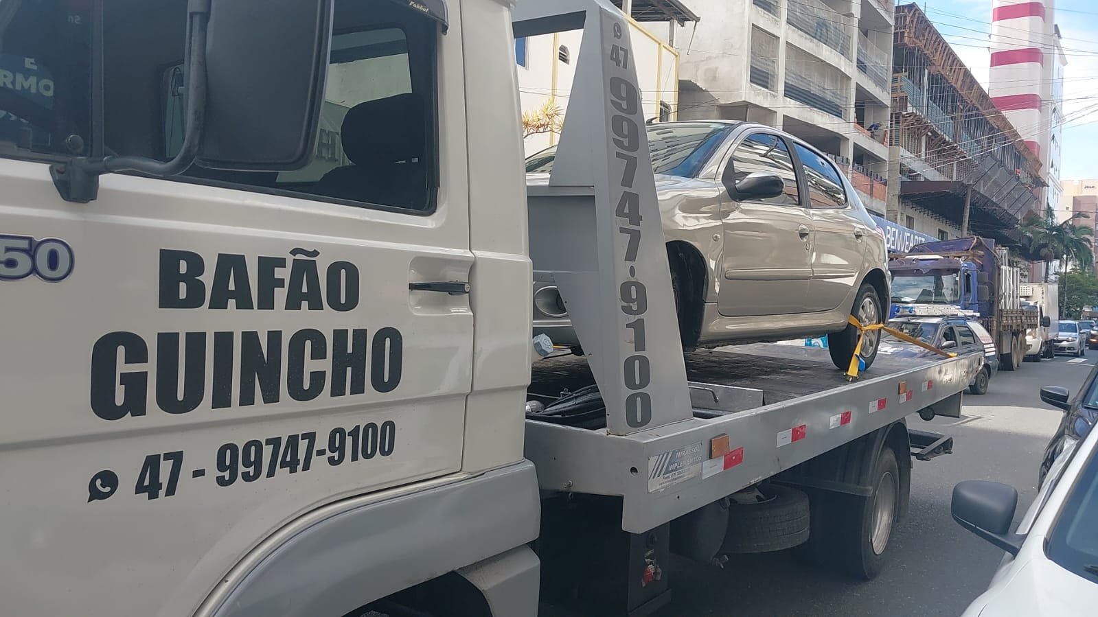 Carro Travado na Fila do Ferry Boat Itajaí-Navegantes: Como Liberamos o Trânsito da Balsa em Minutos
